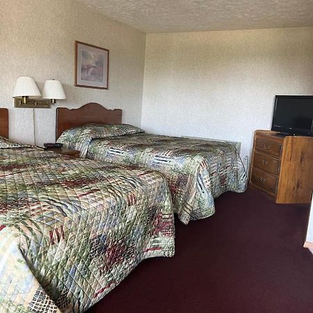 Gray Wolf Lodge Manistique Esterno foto
