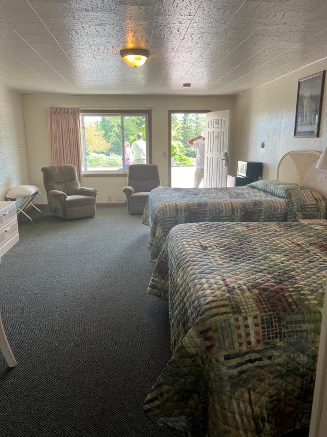 Gray Wolf Lodge Manistique Esterno foto