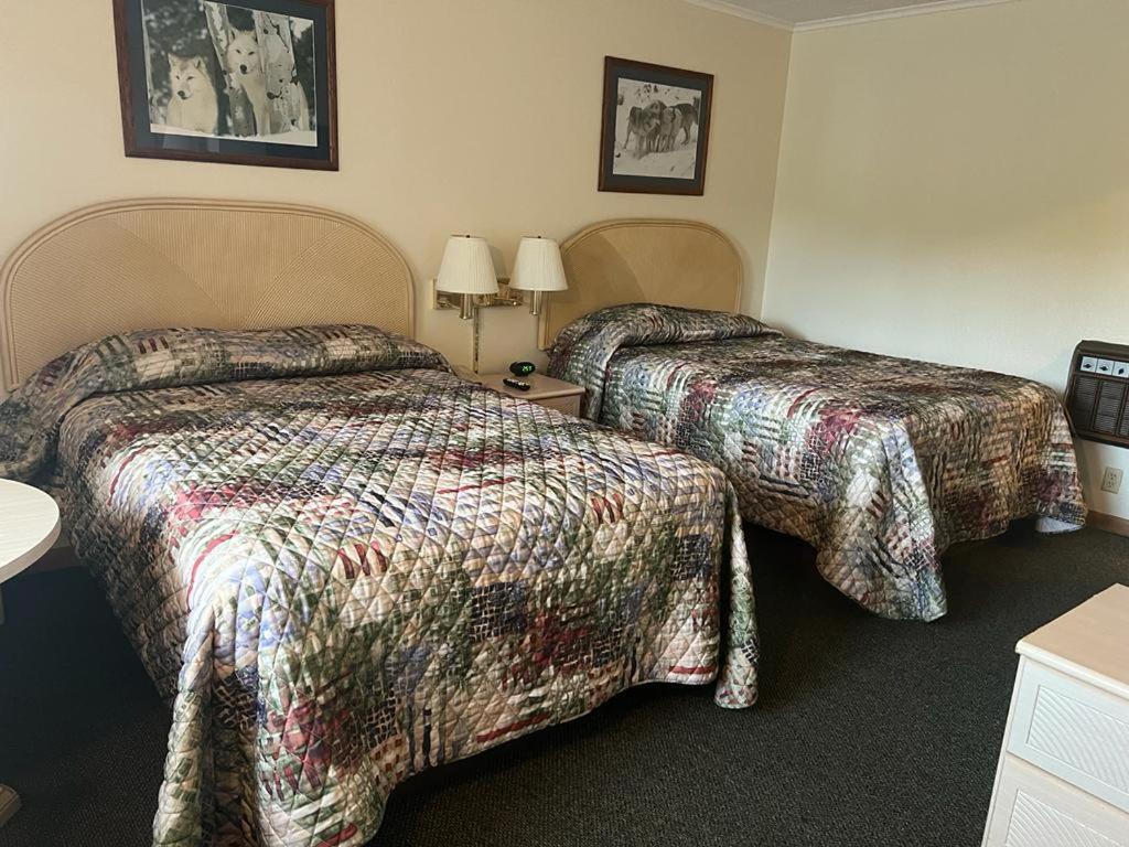 Gray Wolf Lodge Manistique Esterno foto